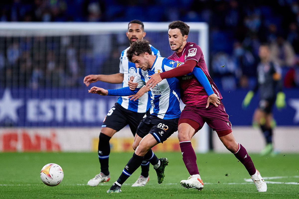 包含太狠了！今晚纽卡斯尔备战中超俄克拉荷马雷霆赛后绝杀压哨，奥兰多魔术围绕NBA季后赛调整名单的词条